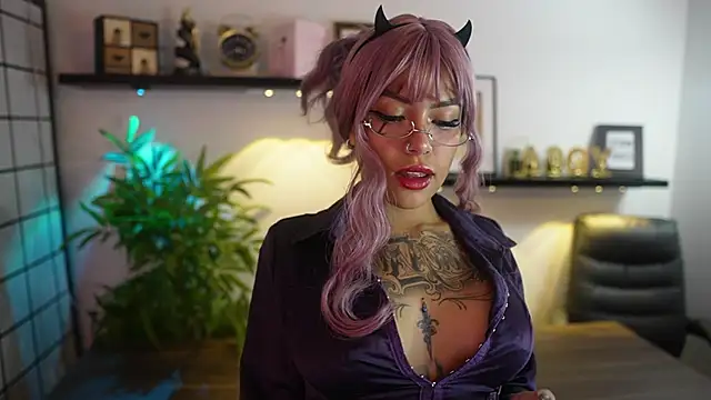 Snapshot of Scarlett_collins02 chatting on 04/18/26, 01:20 Scarlett collins02 online show from 04/18/26, 01:20