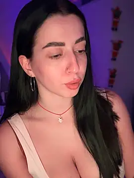 Snapshot of Emylia chatting on 01/08/25, 11:19 Emylia online show from 01/08/25, 11:19