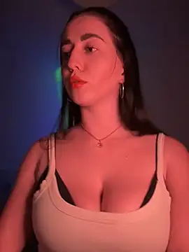 Snapshot of Emylia chatting on 03/21/25, 11:01 Emylia online show from 03/21/25, 11:01