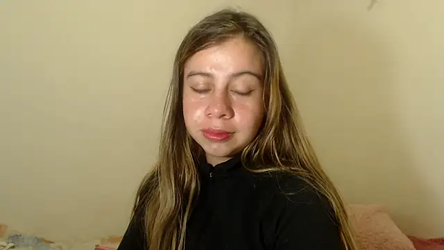 Snapshot of SweetSofty chatting on 01/05/25, 06:13 SweetSofty online show from 01/05/25, 06:13