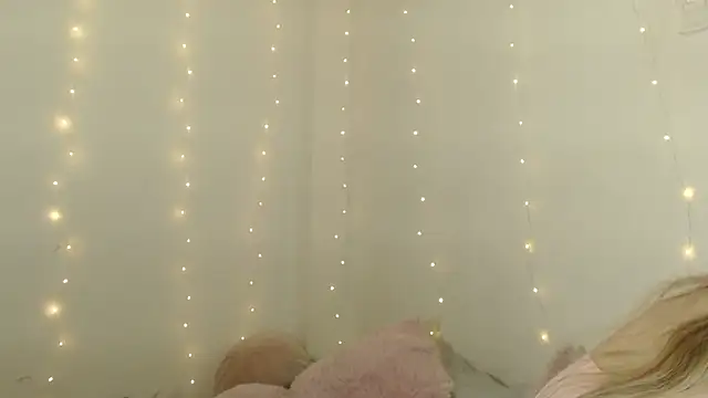 Snapshot of SweetSofty chatting on 10/05/25, 01:59 SweetSofty online show from 10/05/25, 01:59