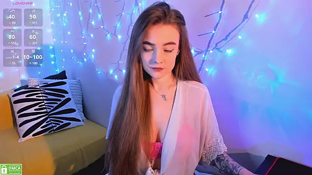 Snapshot of xwiuiwx chatting on 02/13/25, 07:21 xwiuiwx online show from 02/13/25, 07:21