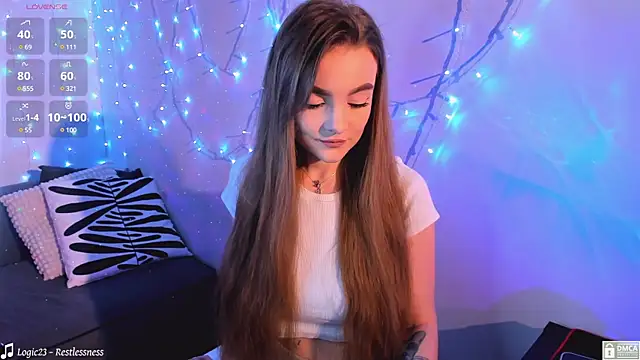 Snapshot of xwiuiwx chatting on 02/22/25, 07:36 xwiuiwx online show from 02/22/25, 07:36