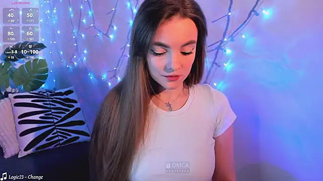 Snapshot of xwiuiwx chatting on 03/14/25, 12:32 xwiuiwx online show from 03/14/25, 12:32