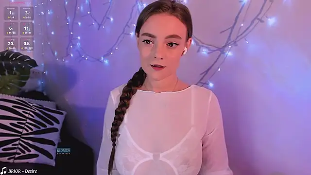 Snapshot of xwiuiwx chatting on 10/08/25, 12:14 xwiuiwx online show from 10/08/25, 12:14