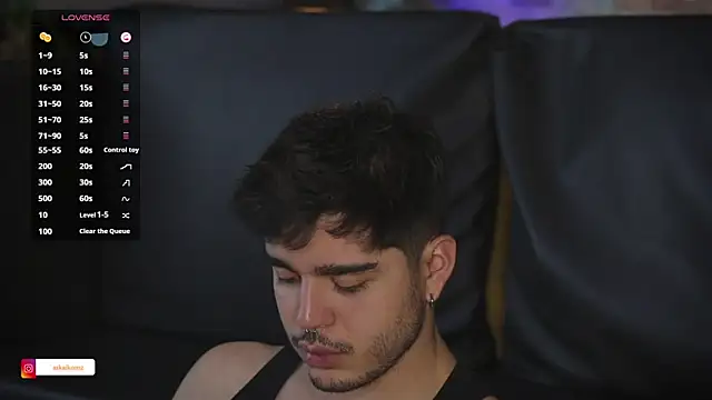 Snapshot of Arkaikomz chatting on 01/19/25, 07:36 Arkaikomz online show from 01/19/25, 07:36