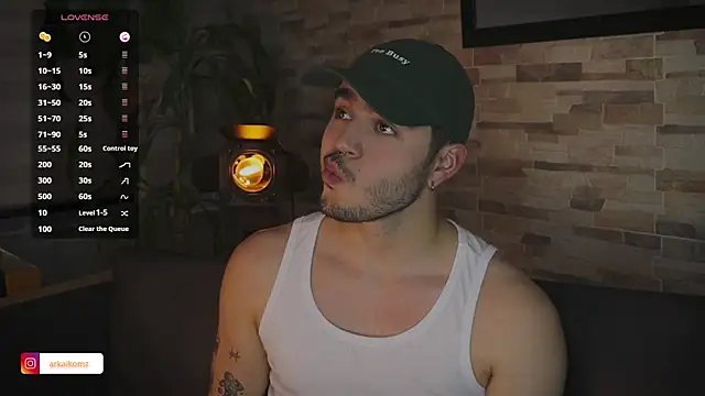 Snapshot of Arkaikomz chatting on 02/01/25, 11:16 Arkaikomz online show from 02/01/25, 11:16