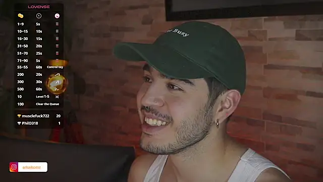 Snapshot of Arkaikomz chatting on 02/02/25, 02:17 Arkaikomz online show from 02/02/25, 02:17