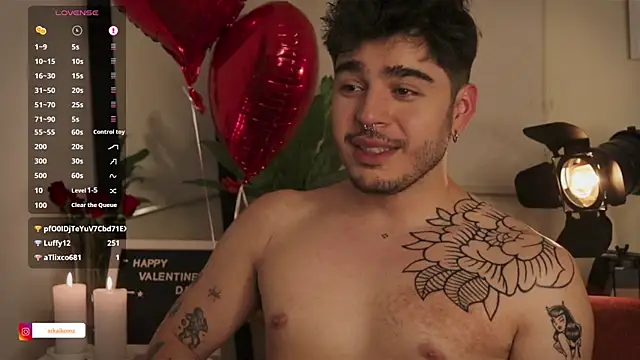 Snapshot of Arkaikomz chatting on 02/15/25, 01:10 Arkaikomz online show from 02/15/25, 01:10