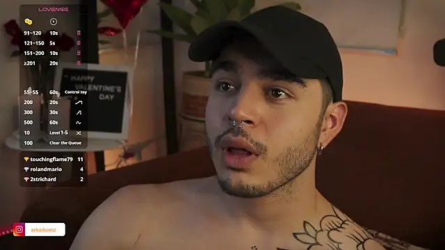 Snapshot of Arkaikomz chatting on 02/16/25, 10:21 Arkaikomz online show from 02/16/25, 10:21