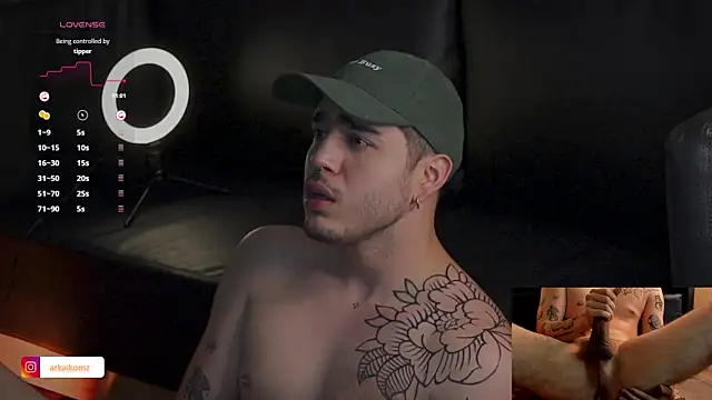 Snapshot of Arkaikomz chatting on 02/28/25, 03:04 Arkaikomz online show from 02/28/25, 03:04