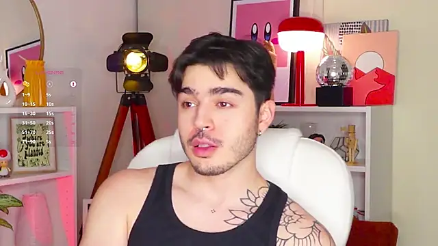 Snapshot of Arkaikomz chatting on 11/15/25, 10:59 Arkaikomz online show from 11/15/25, 10:59