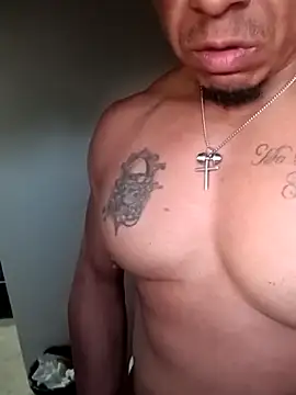 Snapshot of ivandignity chatting on 11/12/25, 11:47 ivandignity online show from 11/12/25, 11:47