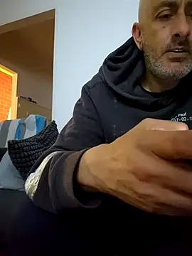 Snapshot of cuci45 chatting on 03/19/26, 09:52 cuci45 online show from 03/19/26, 09:52