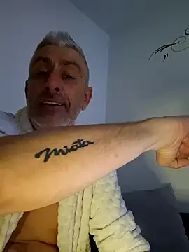 Snapshot of cuci45 chatting on 03/22/26, 12:14 cuci45 online show from 03/22/26, 12:14