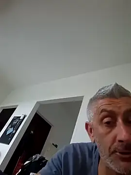 Snapshot of cuci45 chatting on 04/20/26, 03:59 cuci45 online show from 04/20/26, 03:59