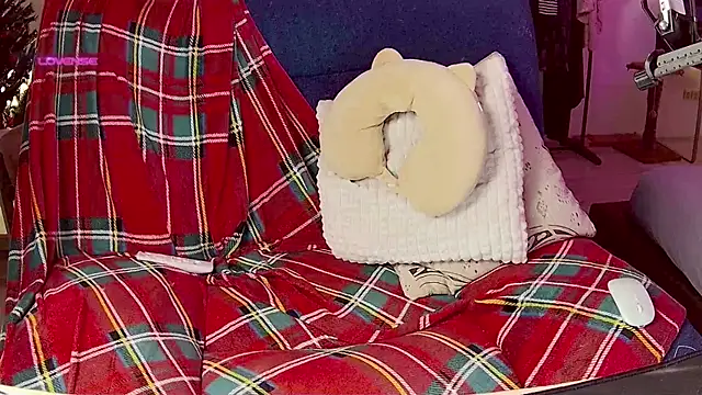 Snapshot of cutenessa chatting on 12/24/24, 11:00 cutenessa online show from 12/24/24, 11:00