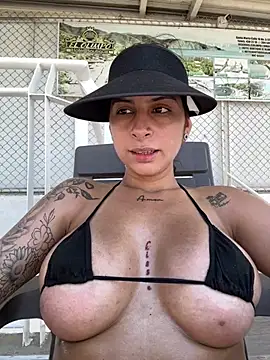 charlotte stevenss  online show from 02/09/25, 05:11