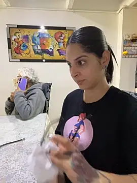 charlotte stevenss  online show from 10/28/25, 03:04