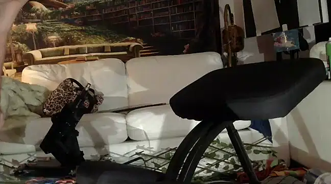 Snapshot of OSIRlS chatting on 01/06/25, 04:34 OSIRlS online show from 01/06/25, 04:34