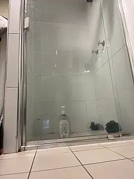 Snapshot of OSIRlS chatting on 10/03/25, 01:19 OSIRlS online show from 10/03/25, 01:19