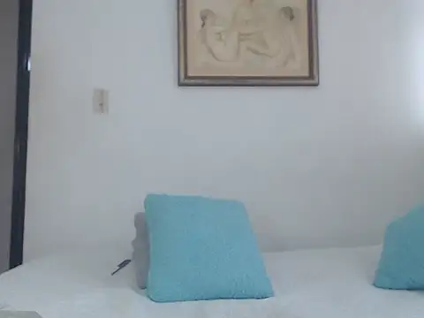 Snapshot of gatasexlucy chatting on 03/28/26, 03:44 gatasexlucy online show from 03/28/26, 03:44