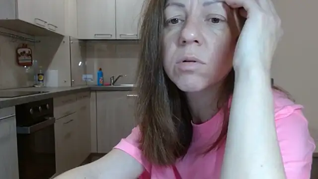 Snapshot of Popppka chatting on 12/12/24, 05:59 Popppka online show from 12/12/24, 05:59