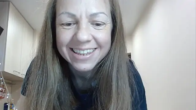 Snapshot of Popppka chatting on 01/14/25, 06:38 Popppka online show from 01/14/25, 06:38