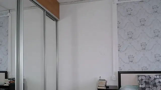 Snapshot of Popppka chatting on 10/25/25, 11:40 Popppka online show from 10/25/25, 11:40