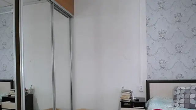 Snapshot of Popppka chatting on 10/26/25, 12:55 Popppka online show from 10/26/25, 12:55