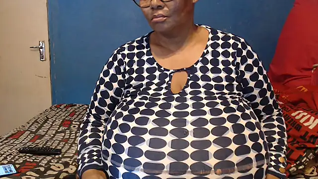 CUTEFIRMMELONSS online show from 11/20/25, 02:17