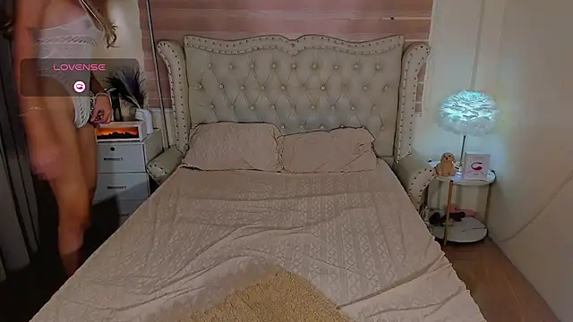 Snapshot of FinestGirlx chatting on 02/25/26, 11:25 FinestGirlx online show from 02/25/26, 11:25