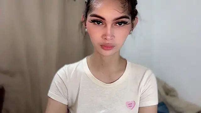 ehotlovea  online show from 02/09/26, 11:58