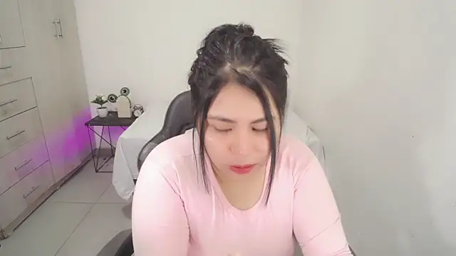 Snapshot of Youlittlepervertt_ chatting on 02/05/26, 02:38 Youlittlepervertt online show from 02/05/26, 02:38