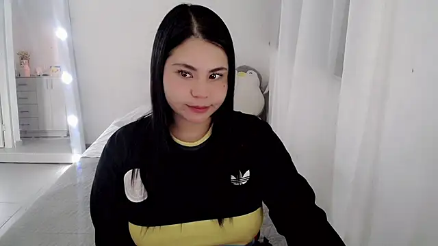 Snapshot of Youlittlepervertt_ chatting on 06/28/26, 03:34 Youlittlepervertt online show from 06/28/26, 03:34