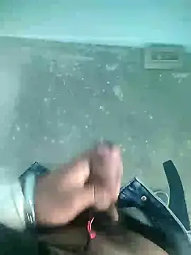 Deshilund9 online show from 12/13/24, 08:41