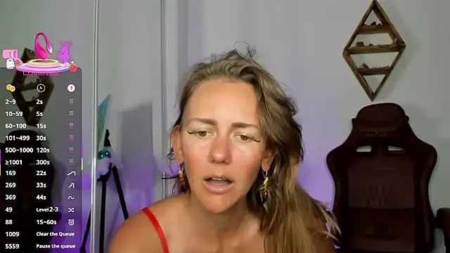 Snapshot of jasminedaze888 chatting on 11/06/25, 10:32 jasminedaze888 online show from 11/06/25, 10:32