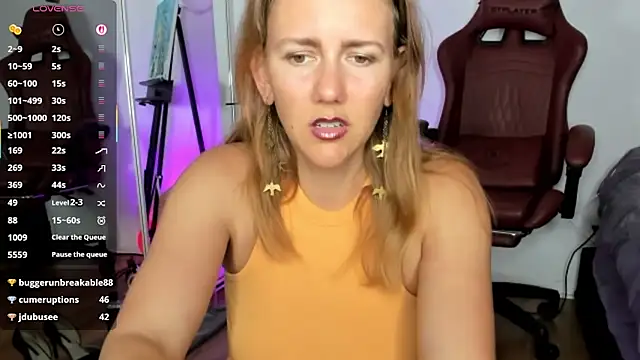 Snapshot of jasminedaze888 chatting on 11/28/25, 10:23 jasminedaze888 online show from 11/28/25, 10:23