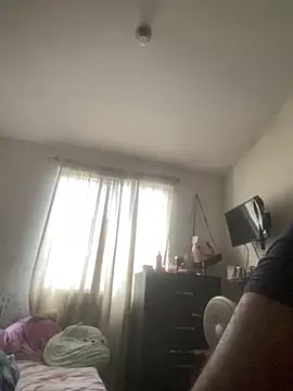 Snapshot of thegoldensexting420 chatting on 09/10/25, 03:01 thegoldensexting420 online show from 09/10/25, 03:01