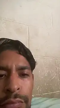 Snapshot of thegoldensexting420 chatting on 11/17/25, 11:32 thegoldensexting420 online show from 11/17/25, 11:32