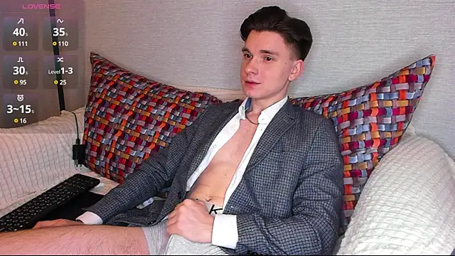 maxboy4 online show from 02/02/25, 06:42