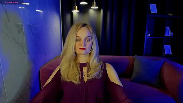 Snapshot of SaraSubtlety chatting on 09/16/25, 01:34 SaraSubtlety online show from 09/16/25, 01:34