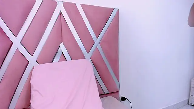 Snapshot of Helenn_monroy1 chatting on 02/06/26, 07:06 Helenn monroy1 online show from 02/06/26, 07:06