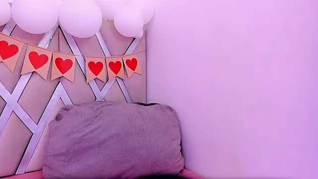 Snapshot of Helenn_monroy1 chatting on 02/21/26, 07:04 Helenn monroy1 online show from 02/21/26, 07:04