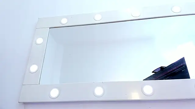 Snapshot of Helenn_monroy1 chatting on 04/23/26, 03:36 Helenn monroy1 online show from 04/23/26, 03:36