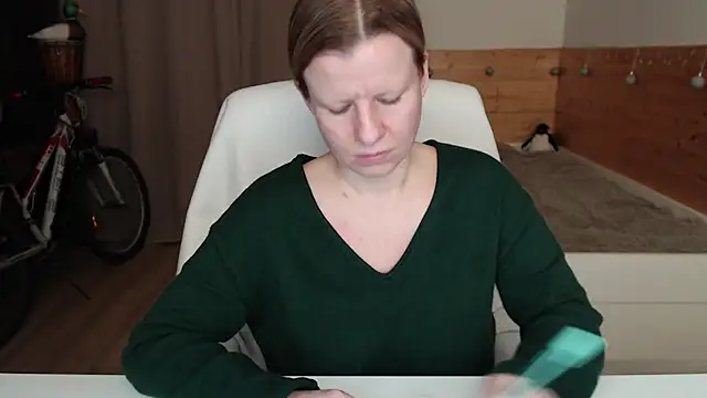 Snapshot of Exponent_5 chatting on 12/03/24, 11:57 Exponent 5 online show from 12/03/24, 11:57