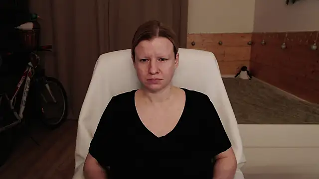 Snapshot of Exponent_5 chatting on 12/04/24, 06:28 Exponent 5 online show from 12/04/24, 06:28