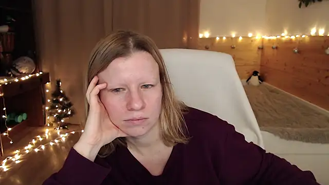 Snapshot of Exponent_5 chatting on 12/19/24, 02:12 Exponent 5 online show from 12/19/24, 02:12