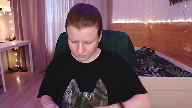 Snapshot of Exponent_5 chatting on 04/28/26, 04:56 Exponent 5 online show from 04/28/26, 04:56