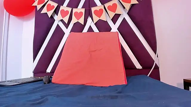 Snapshot of lara_murphy chatting on 02/12/26, 09:10 lara murphy online show from 02/12/26, 09:10